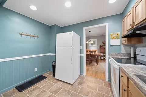 Entry Way - 826 Concord, Jackson, MI 49202 photo 2 of 2