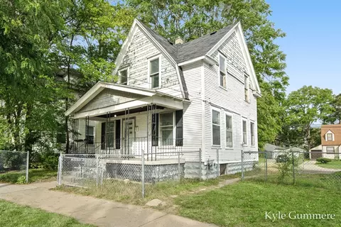 1116 Kalamazoo, Grand Rapids, MI 49507
