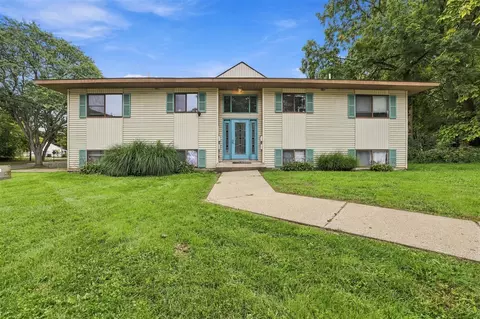 822 NE Carrier Crk, Grand Rapids, MI 49503