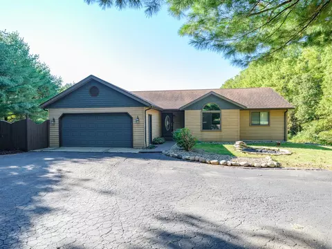 29455 58th, Paw Paw, MI 49079