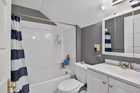 Bath - 704 Orange, Jackson, MI 49202 photo 1 of 1