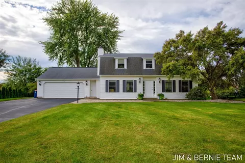 310 W 48th, Holland, MI 49423