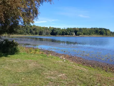 5382 W Oak Pt, Ludington, MI 49431