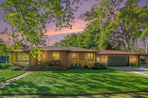 1050 Park, Grand Haven, MI 49417