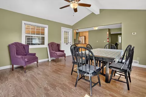 Dining - 630 Gilbert, Jackson, MI 49202 photo 3 of 4