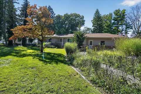 Exterior - 630 Gilbert, Jackson, MI 49202 photo 4 of 10