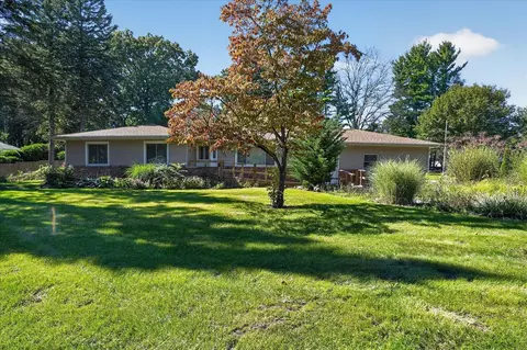 Exterior - 630 Gilbert, Jackson, MI 49202 photo 3 of 10