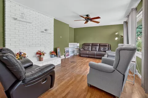 Living - 630 Gilbert, Jackson, MI 49202 photo 1 of 4
