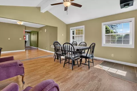 Dining - 630 Gilbert, Jackson, MI 49202 photo 4 of 4