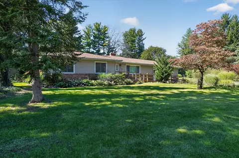 Exterior - 630 Gilbert, Jackson, MI 49202 photo 2 of 10