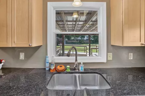 Kitchen - 630 Gilbert, Jackson, MI 49202 photo 5 of 5