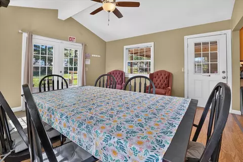 Dining - 630 Gilbert, Jackson, MI 49202 photo 2 of 4