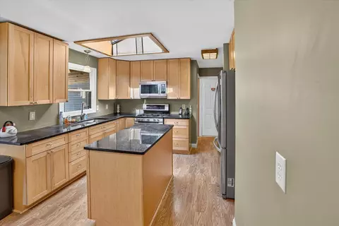 Kitchen - 630 Gilbert, Jackson, MI 49202 photo 2 of 5