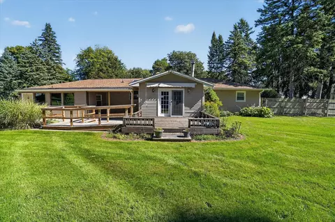 Exterior - 630 Gilbert, Jackson, MI 49202 photo 6 of 10