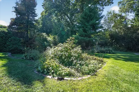 Exterior - 630 Gilbert, Jackson, MI 49202 photo 7 of 10