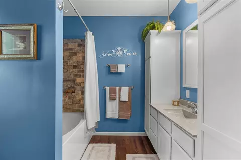 Bath - 6375 Morgan, Osseo, MI 49266 photo 2 of 6