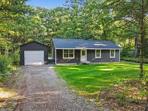 532 W W Riv, Muskegon, MI 49445