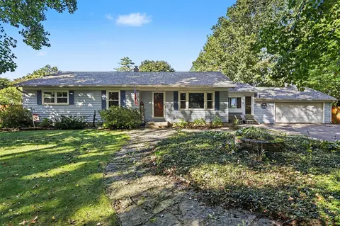 1804 W C, Kalamazoo, MI 49009