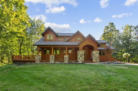 48 Longmeadow, Niles, MI 49120