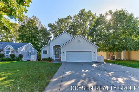 642 Clover Rdg, Grand Rapids, MI 49504
