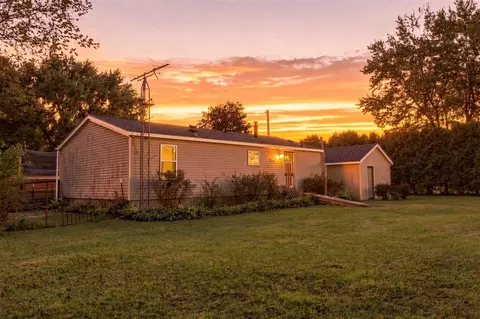 69430 56th, Hartford, MI 49057