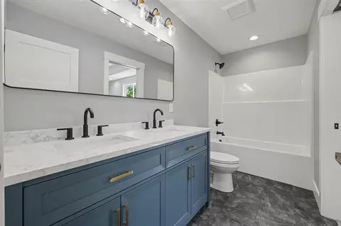 Bath - 740 Crawford, Belding, MI 48809 photo 1 of 2