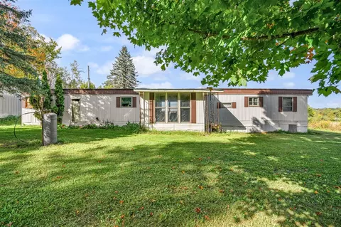 18226 11 Mile, Leroy, MI 49655