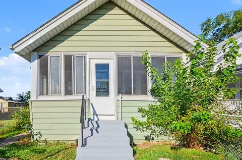 15751 Fairfield, Detroit, MI 48238