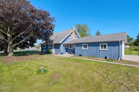 195 Southern Shrs, Brooklyn, MI 49230