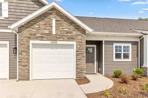 2845 W Cobblestone #19, Kentwood, MI 49512