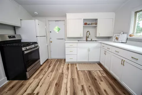 Kitchen - 418 E Arbor, Marcellus, MI 49067 photo 2 of 3