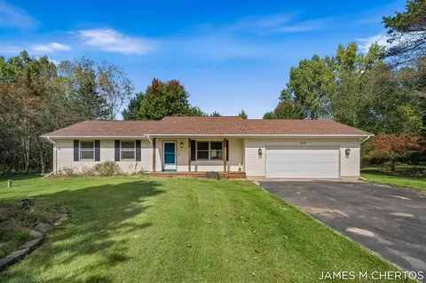 8283 Deer Vly, Alto, MI 49302
