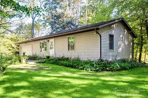 Exterior - 5236 N Whites Brg, Belding, MI 48809 photo 6 of 25