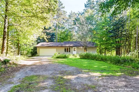 Exterior - 5236 N Whites Brg, Belding, MI 48809 photo 3 of 25