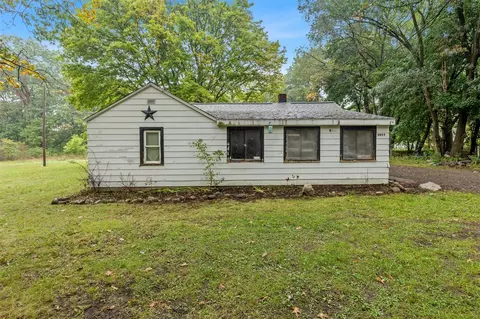 9890 Fish Rd, Belding, MI 48809