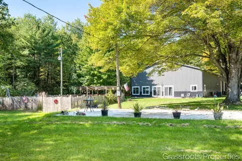 13855 Lincoln Lk, Gowen, MI 49326
