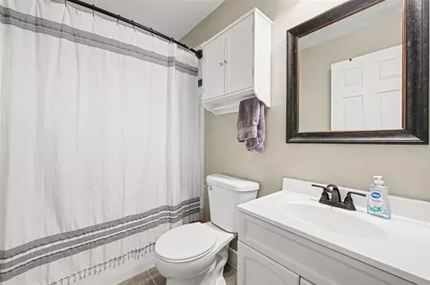 Bath - 615 E Monroe, Jackson, MI 49202 photo 1 of 1