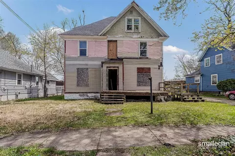 821 Clarence, Kalamazoo, MI 49001