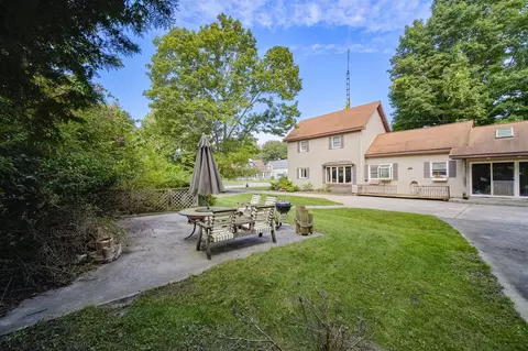 537 2nd, Manistee, MI 49660