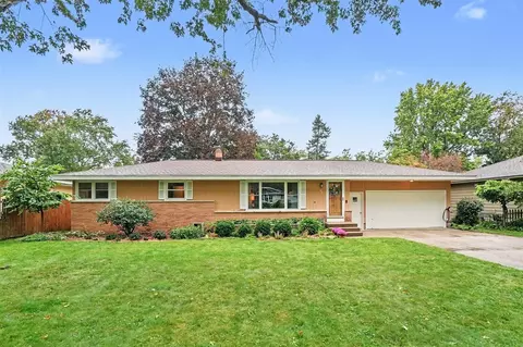53 W 34th, Holland, MI 49423