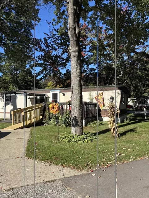 6843 Maple, Fennville, MI 49408
