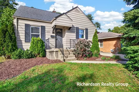 1055 NE Ne Cres, Grand Rapids, MI 49503