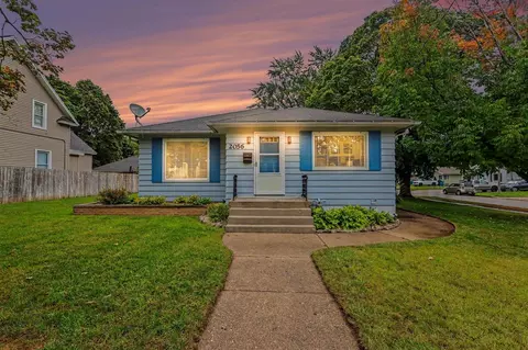 2056 Arnold, Wyoming, MI 49509