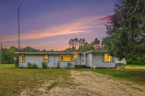 271 66th, South Haven, MI 49090