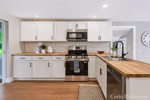 Kitchen - 10860 Douglas, Plainwell, MI 49080 photo 3 of 5