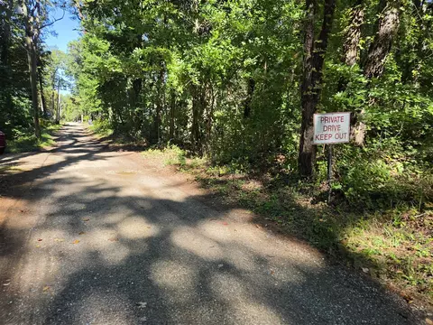 4065 Lake Frst, Stevensville, MI 49127