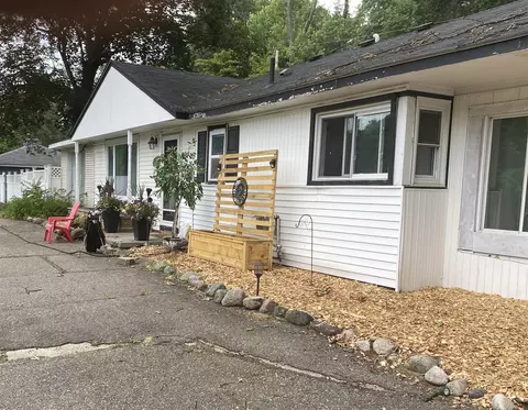 22333 Leewright, Southfield, MI 48033