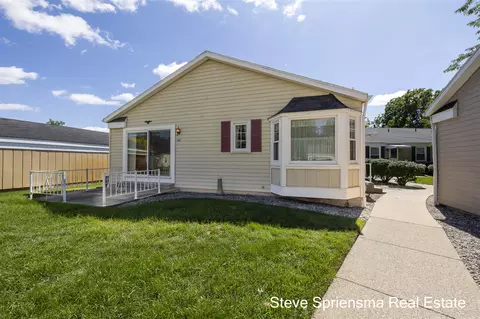 942 Village, Jenison, MI 49428
