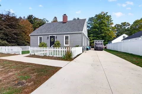 158 Park, Pentwater, MI 49449