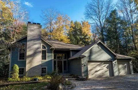 16778 Tall Trees, Nunica, MI 49448
